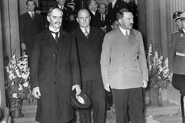«Potevano scegliere fra il disonore e la guerra: hanno scelto il disonore e avranno la guerra».